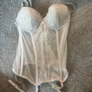 NWT Victorias Secret white lace corset bustier 32C